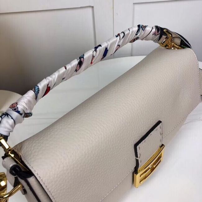 Fendi BAGUETTE leather bag F2466 beige