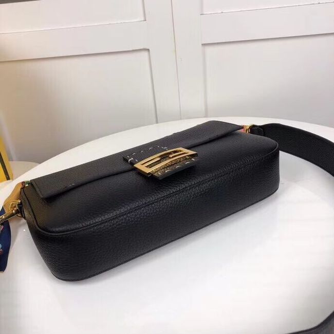 Fendi BAGUETTE leather bag F2466 black