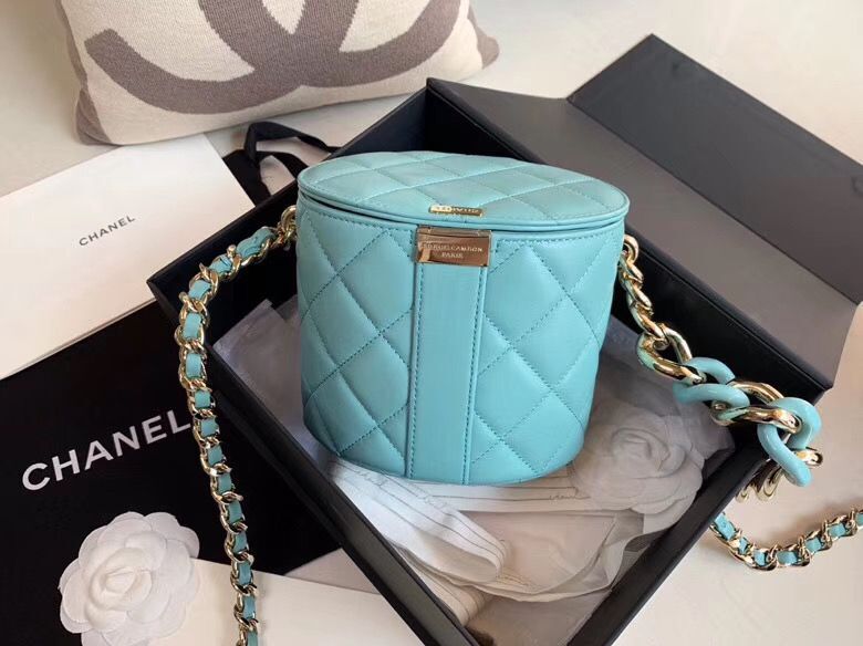 Chanel Original Leather Cosmetic Bag Resin Chain Bag C63298 Green