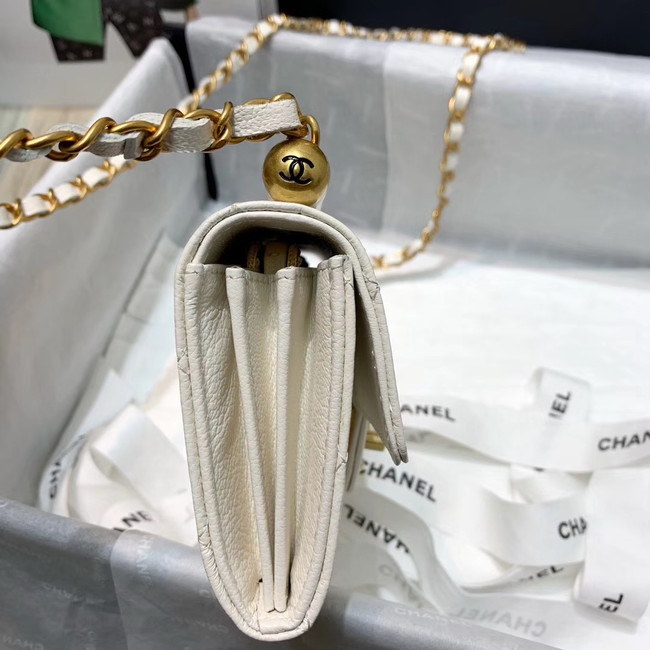 Chanel flap bag AP1001 white