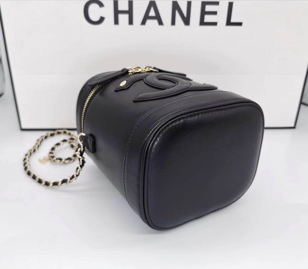 CHANEL vanity case Gold-Tone Metal AS1336 black