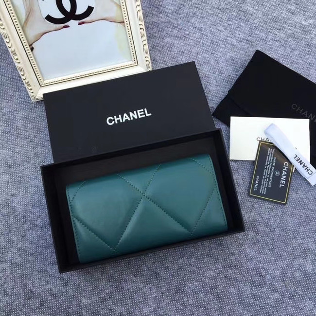 Chanel sheepskin & Gold-Tone Metal Wallet AP0955 green