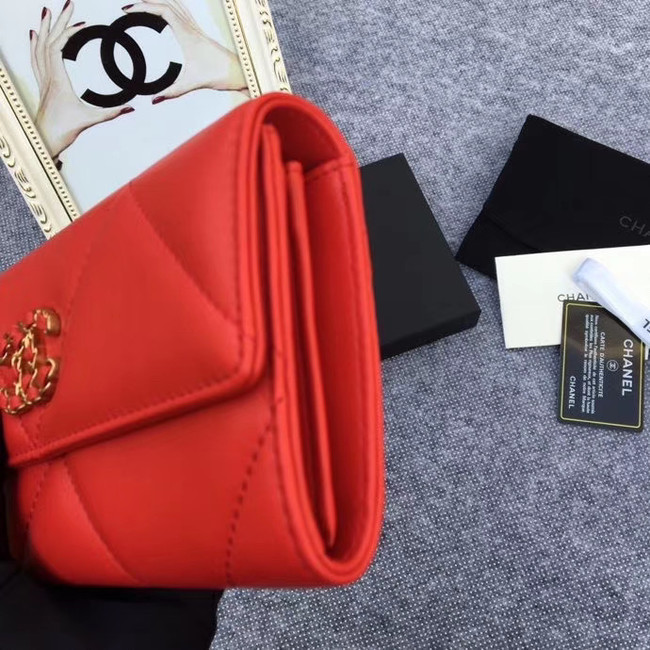 Chanel sheepskin & Gold-Tone Metal Wallet AP0955 red