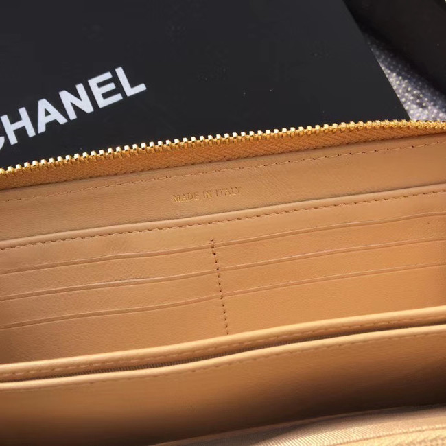 CHANEL 19 sheepskin & Gold-Tone Metal Wallet AP1063 apricot