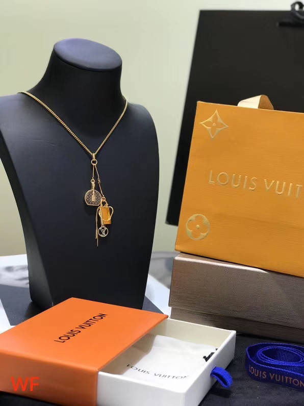 Louis Vuitton Necklace CE4703