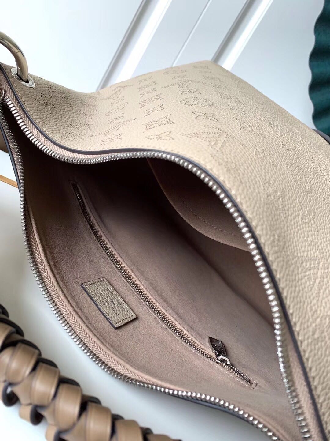 Louis Vuitton BEAUBOURG HOBO M56084 grey