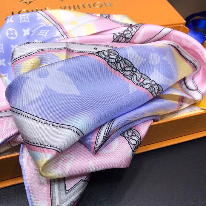 Louis Vuitton silk Scarf M7301