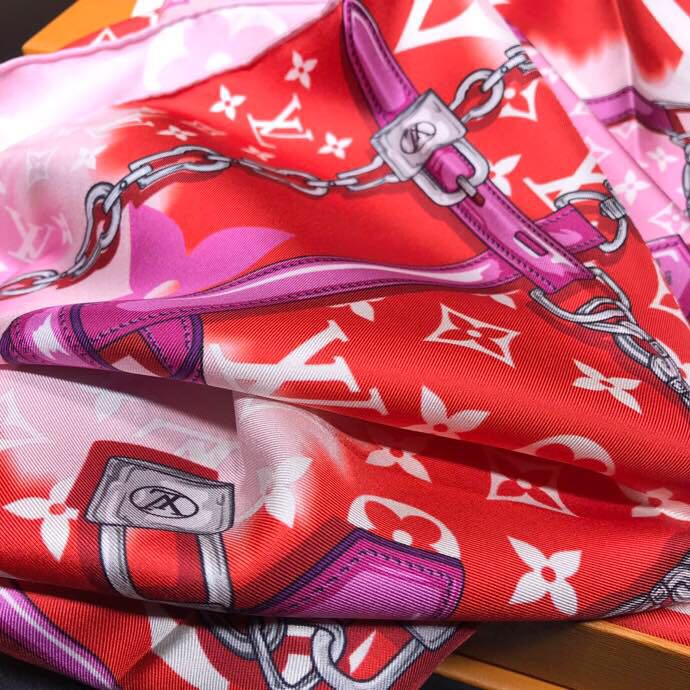 Louis Vuitton silk Scarf M7302