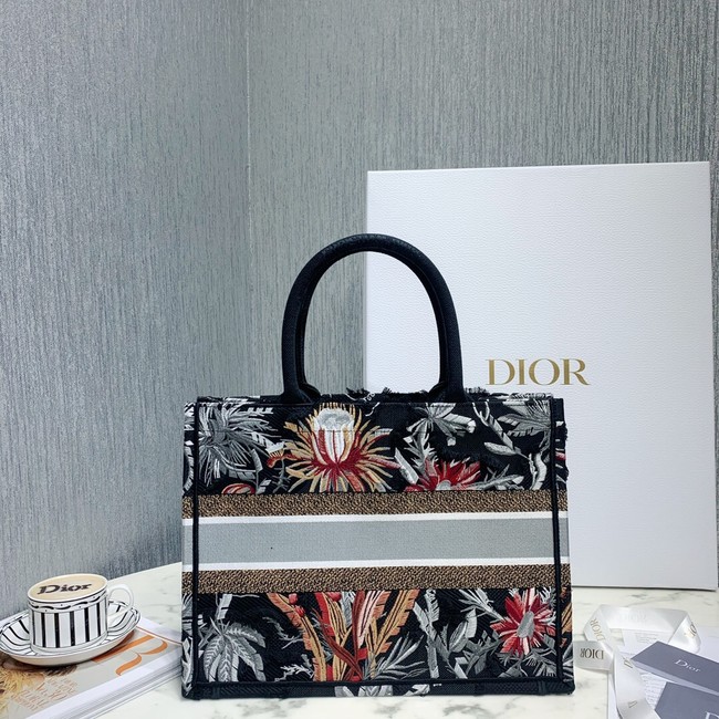 SMALL DIOR BOOK TOTE Embroidered M1296-6