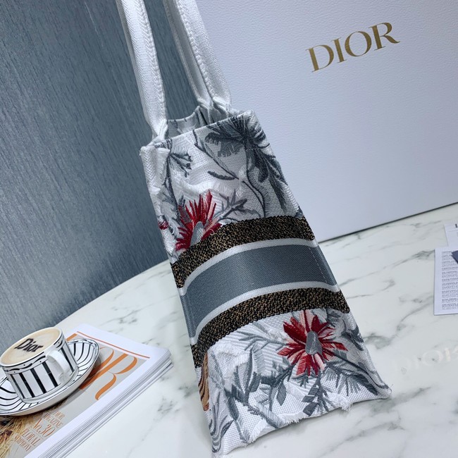 SMALL DIOR BOOK TOTE Embroidered M1296-7