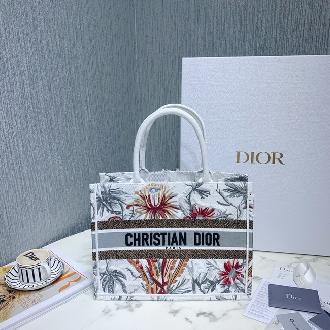 SMALL DIOR BOOK TOTE Embroidered M1296-7