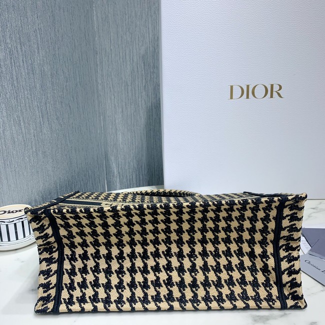 SMALL DIOR BOOK TOTE Embroidered M1296-8