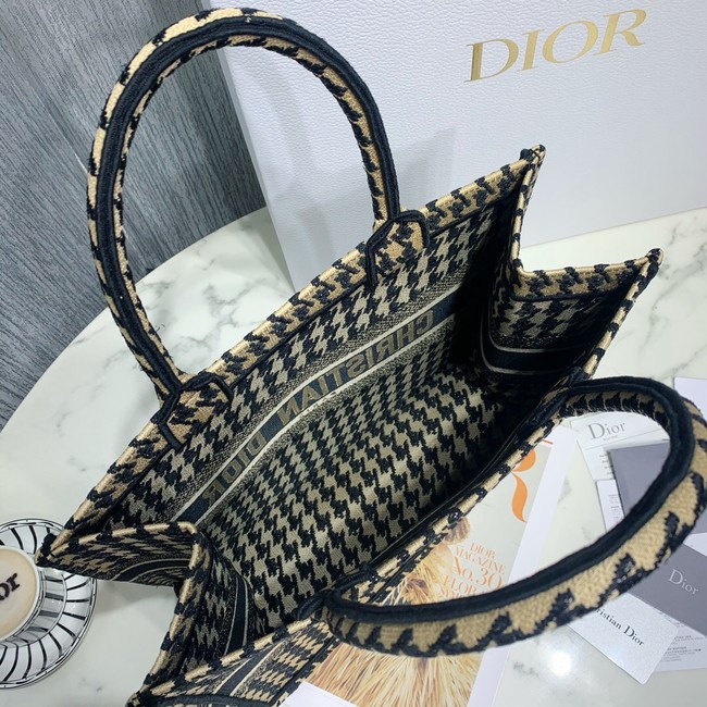 SMALL DIOR BOOK TOTE Embroidered M1296-8