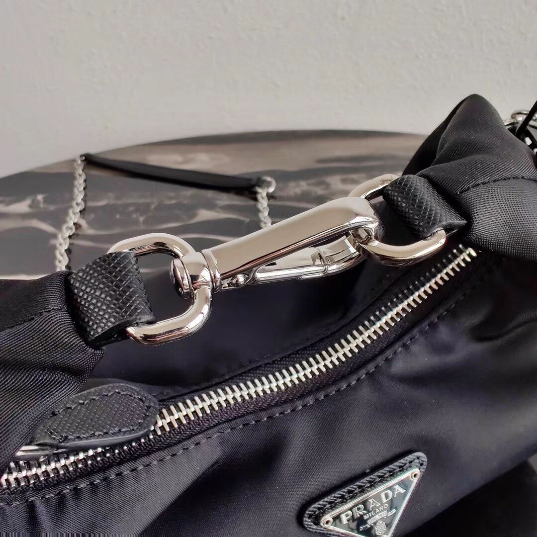 Prada Re-Edition 2005 nylon shoulder bag 1BH172 black