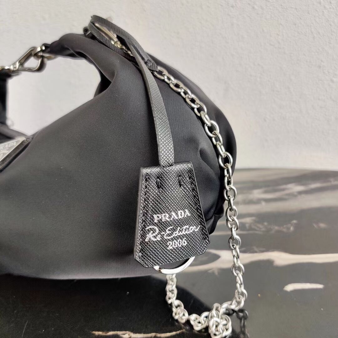 Prada Re-Edition 2005 nylon shoulder bag 1BH172 black