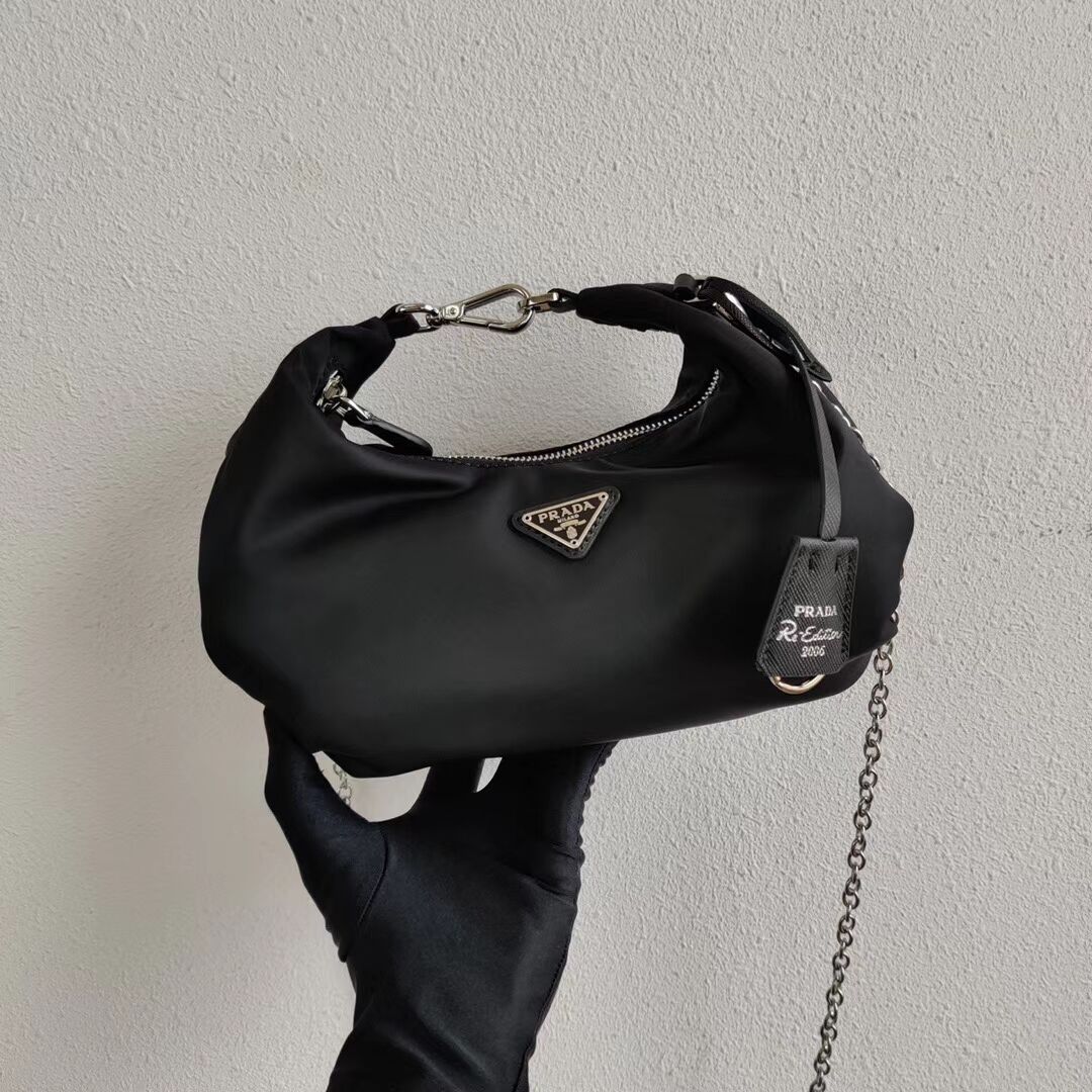 Prada Re-Edition 2005 nylon shoulder bag 1BH172 black