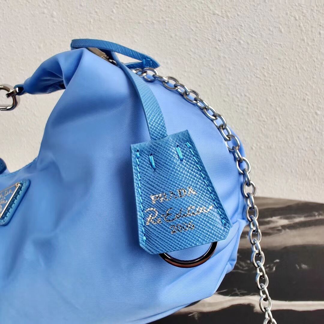 Prada Re-Edition 2005 nylon shoulder bag 1BH172 blue