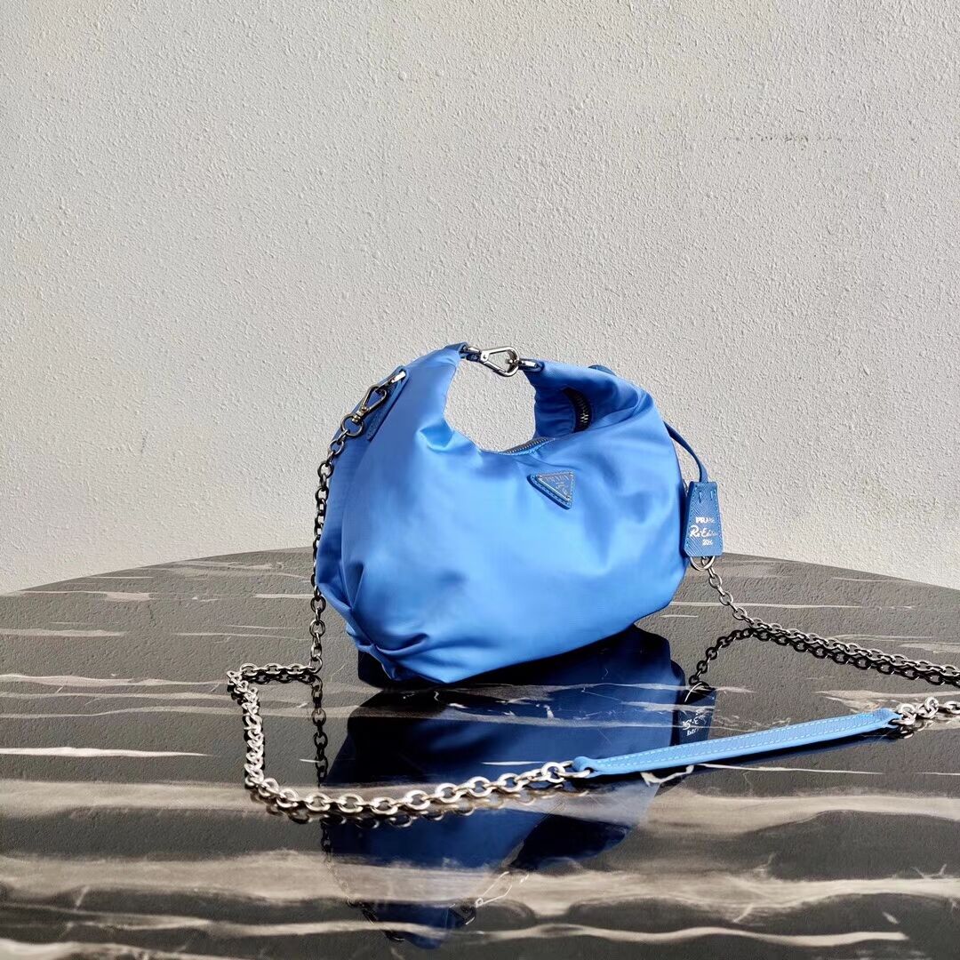 Prada Re-Edition 2005 nylon shoulder bag 1BH172 blue