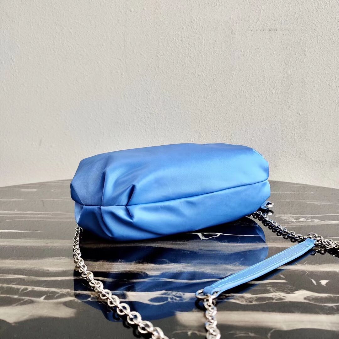 Prada Re-Edition 2005 nylon shoulder bag 1BH172 blue