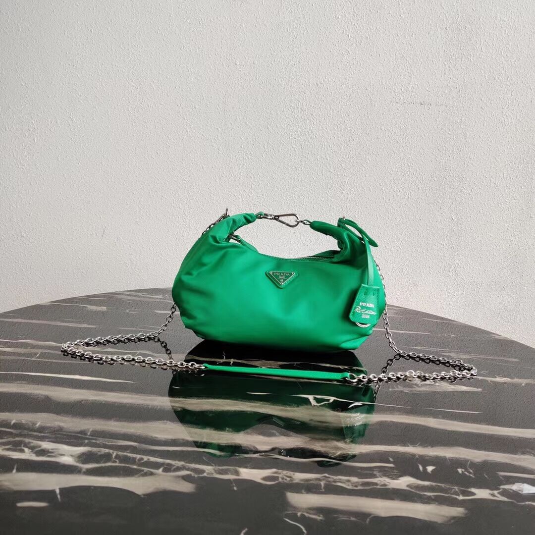 Prada Re-Edition 2005 nylon shoulder bag 1BH172 green