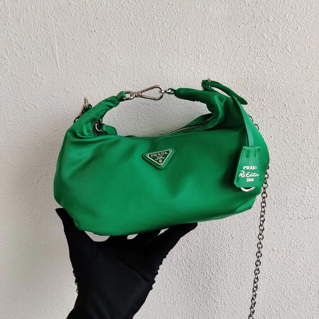 Prada Re-Edition 2005 nylon shoulder bag 1BH172 green