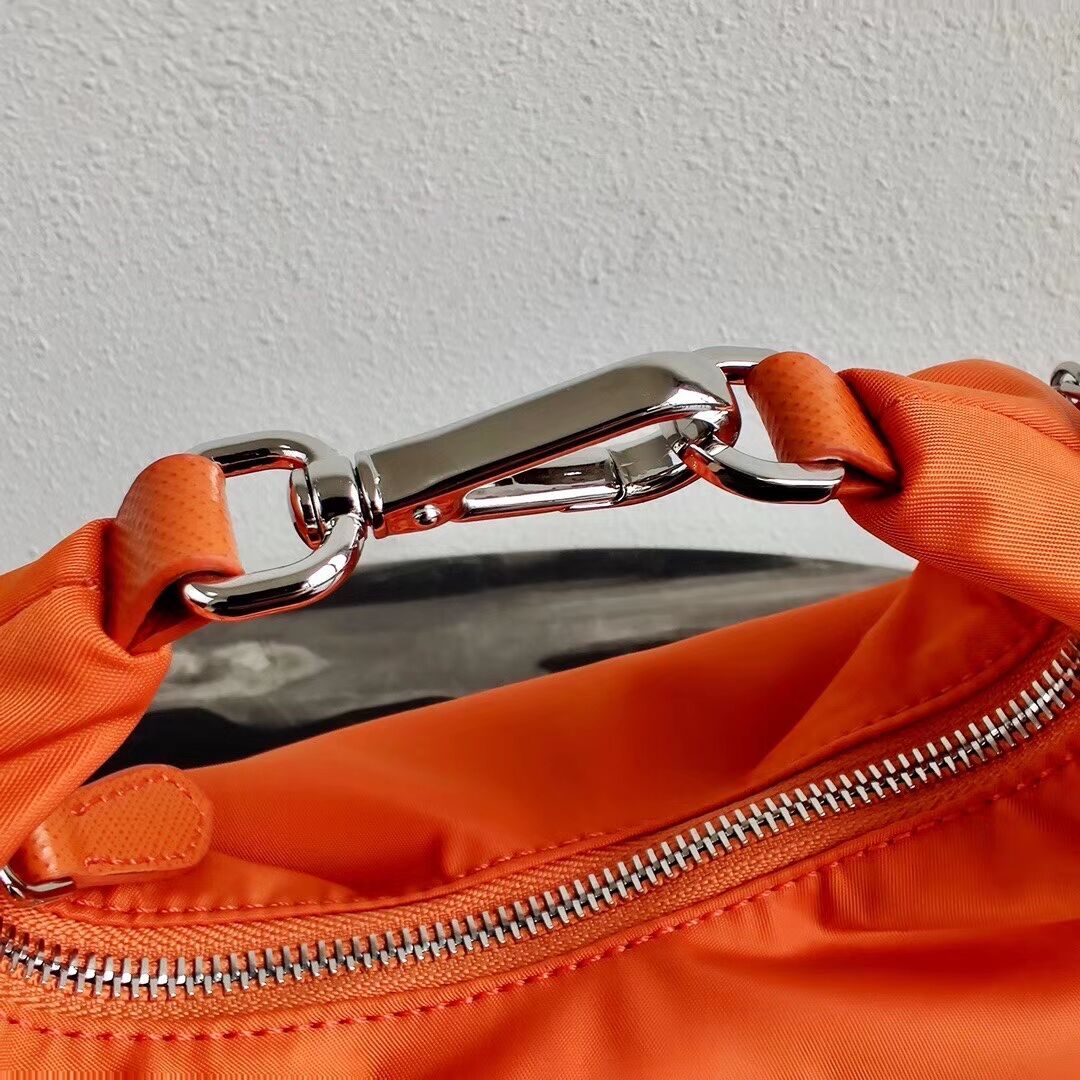 Prada Re-Edition 2005 nylon shoulder bag 1BH172 orange