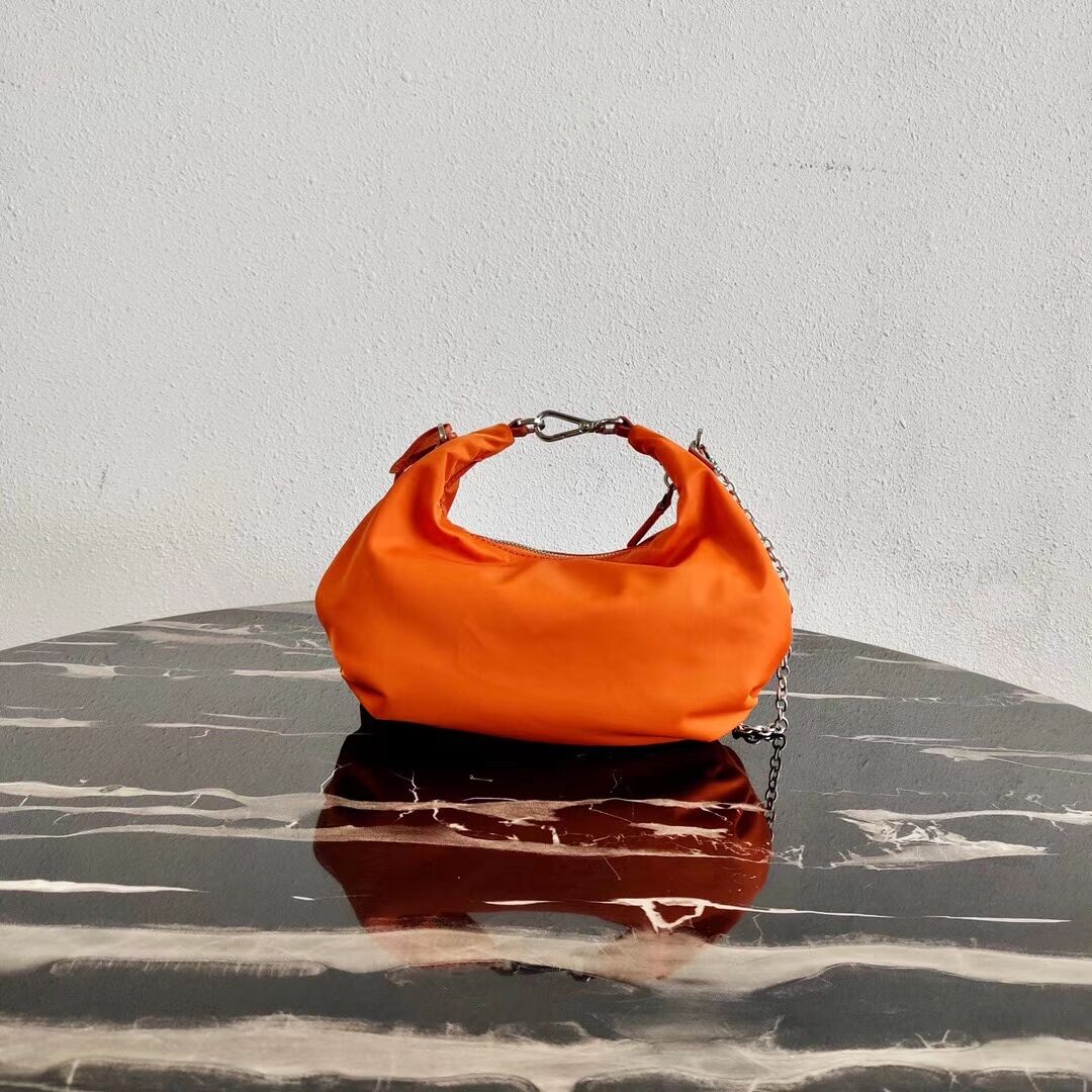 Prada Re-Edition 2005 nylon shoulder bag 1BH172 orange