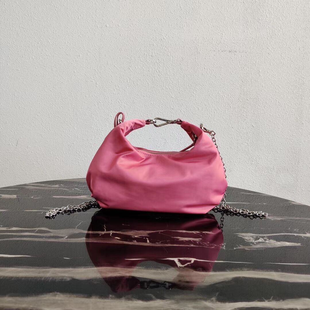 Prada Re-Edition 2005 nylon shoulder bag 1BH172 pink