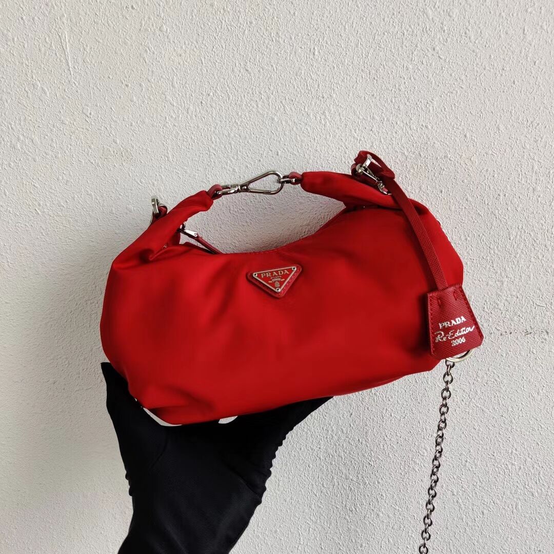 Prada Re-Edition 2005 nylon shoulder bag 1BH172 red