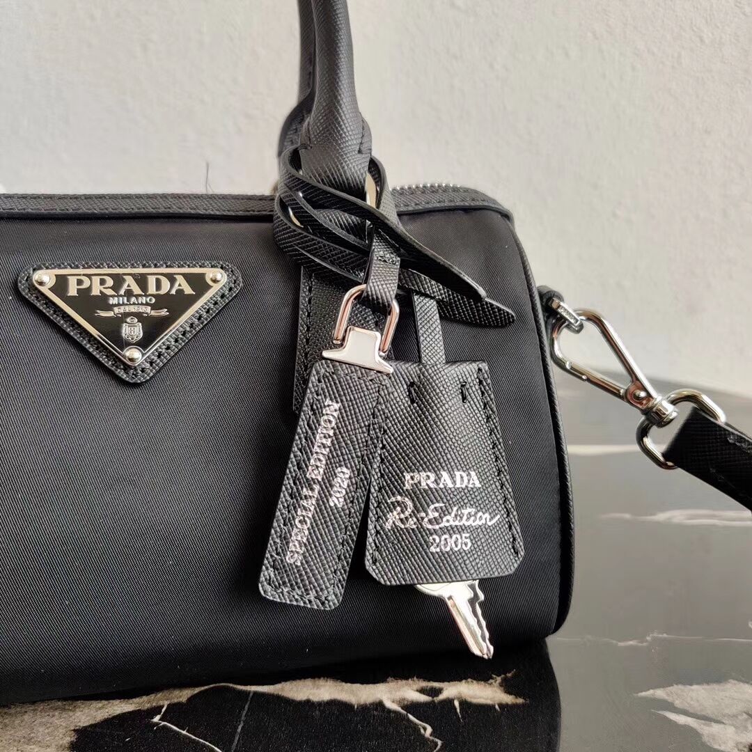 Prada Re-Edition 2005 top-handle bag 1PR846 black