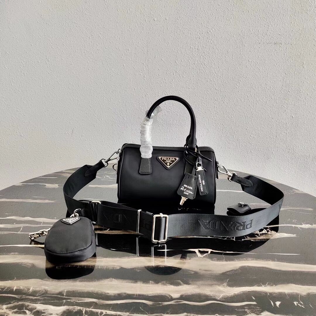 Prada Re-Edition 2005 top-handle bag 1PR846 black