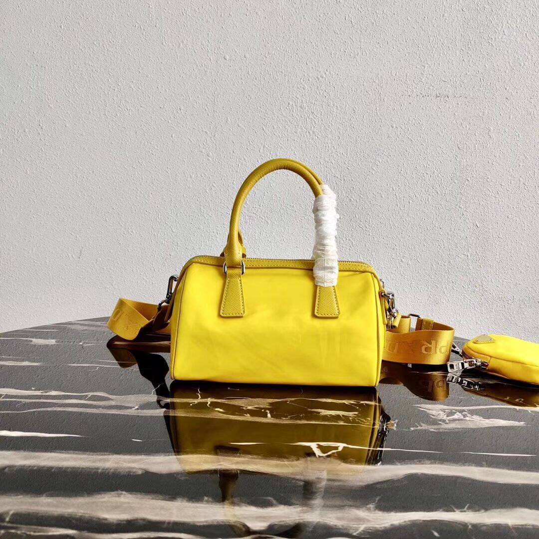 Prada Re-Edition 2005 top-handle bag 1PR846 yellow