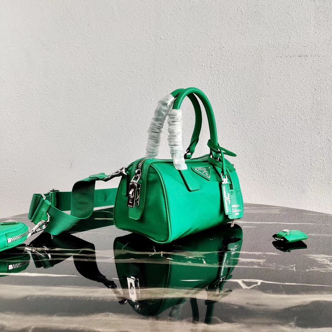 Prada Re-Edition 2005 top-handle bag 1PR846 green