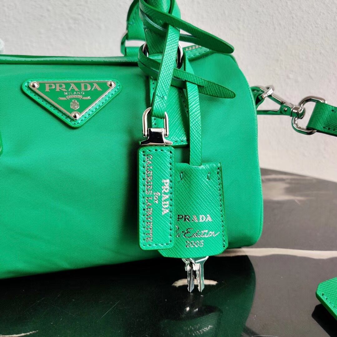 Prada Re-Edition 2005 top-handle bag 1PR846 green