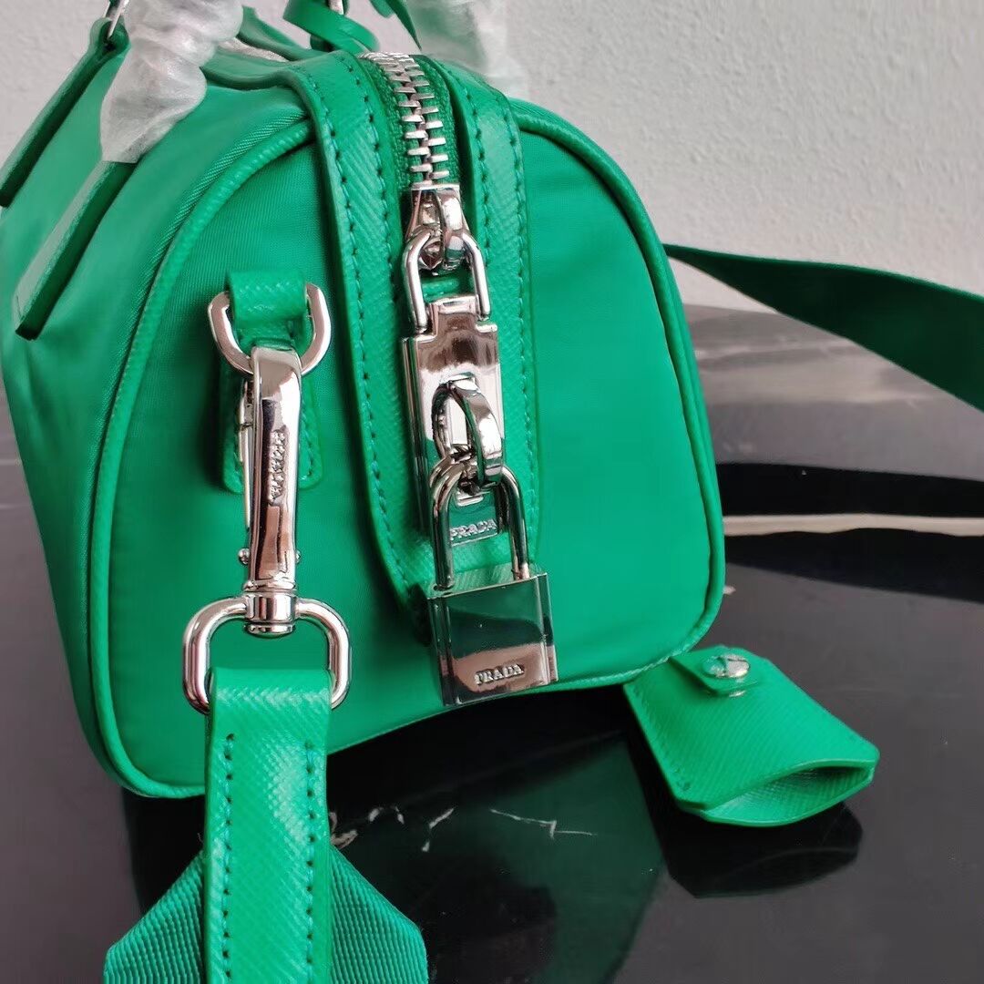 Prada Re-Edition 2005 top-handle bag 1PR846 green