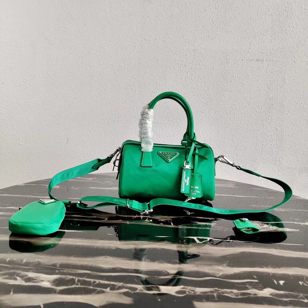 Prada Re-Edition 2005 top-handle bag 1PR846 green