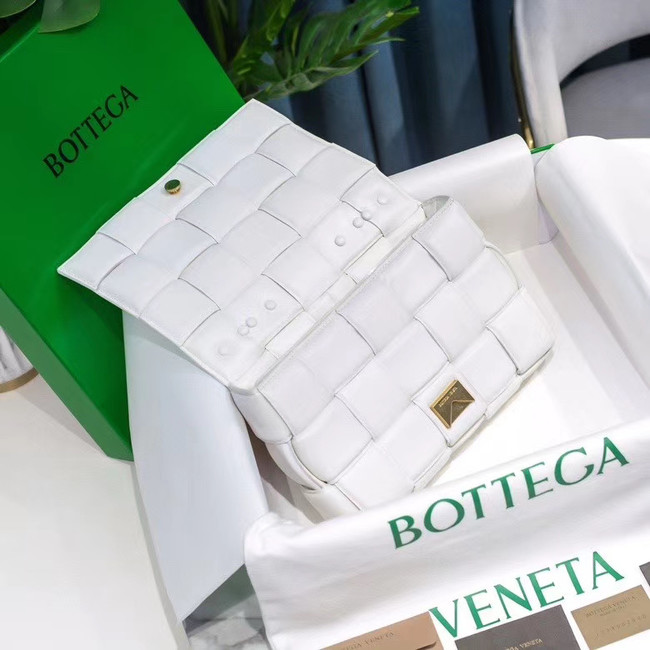 Bottega Veneta THE CHAIN CASSETTE Expedited Delivery 631421 white