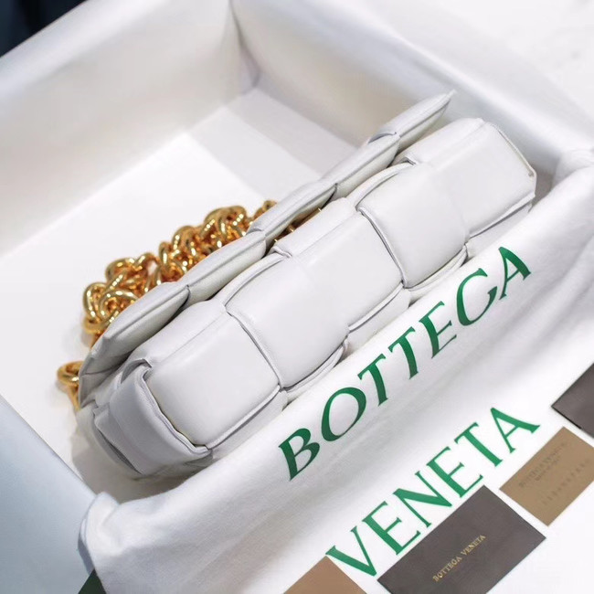 Bottega Veneta THE CHAIN CASSETTE Expedited Delivery 631421 white