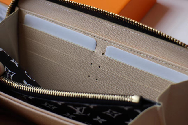 Louis Vuitton Original wallet M69437 brown