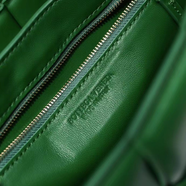 Bottega Veneta PADDED CASSETTE BAG 591970 green