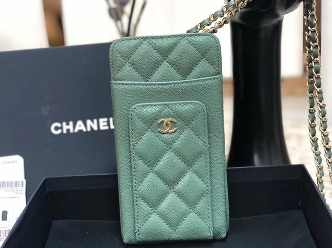 Chanel Calfskin Chain Card packet & Gold-Tone Metal AP0990 green