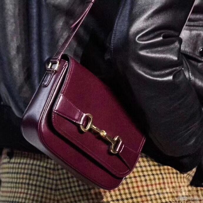 Celine SMALL CLASSIC BAG IN BOX CALFSKIN CL91373 Burgundy