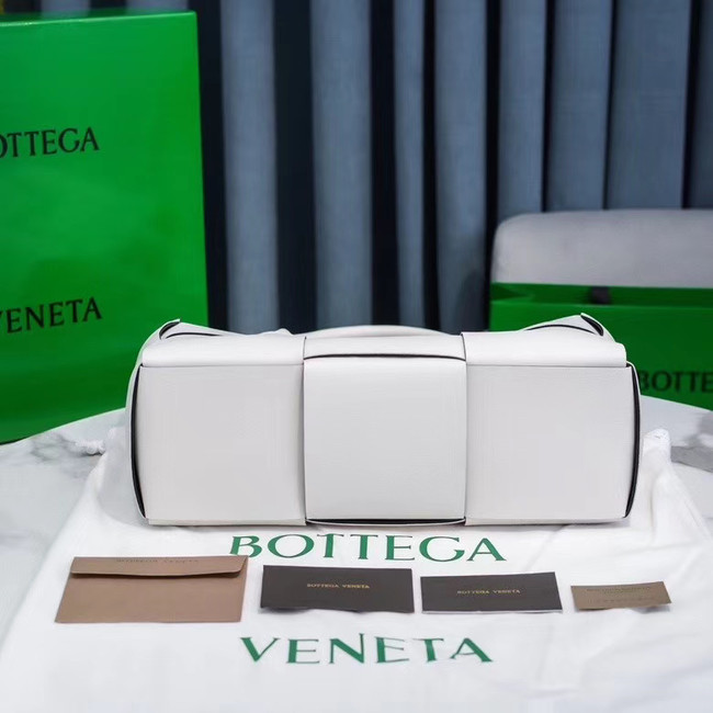 Bottega Veneta ARCO TOTE 609175 white