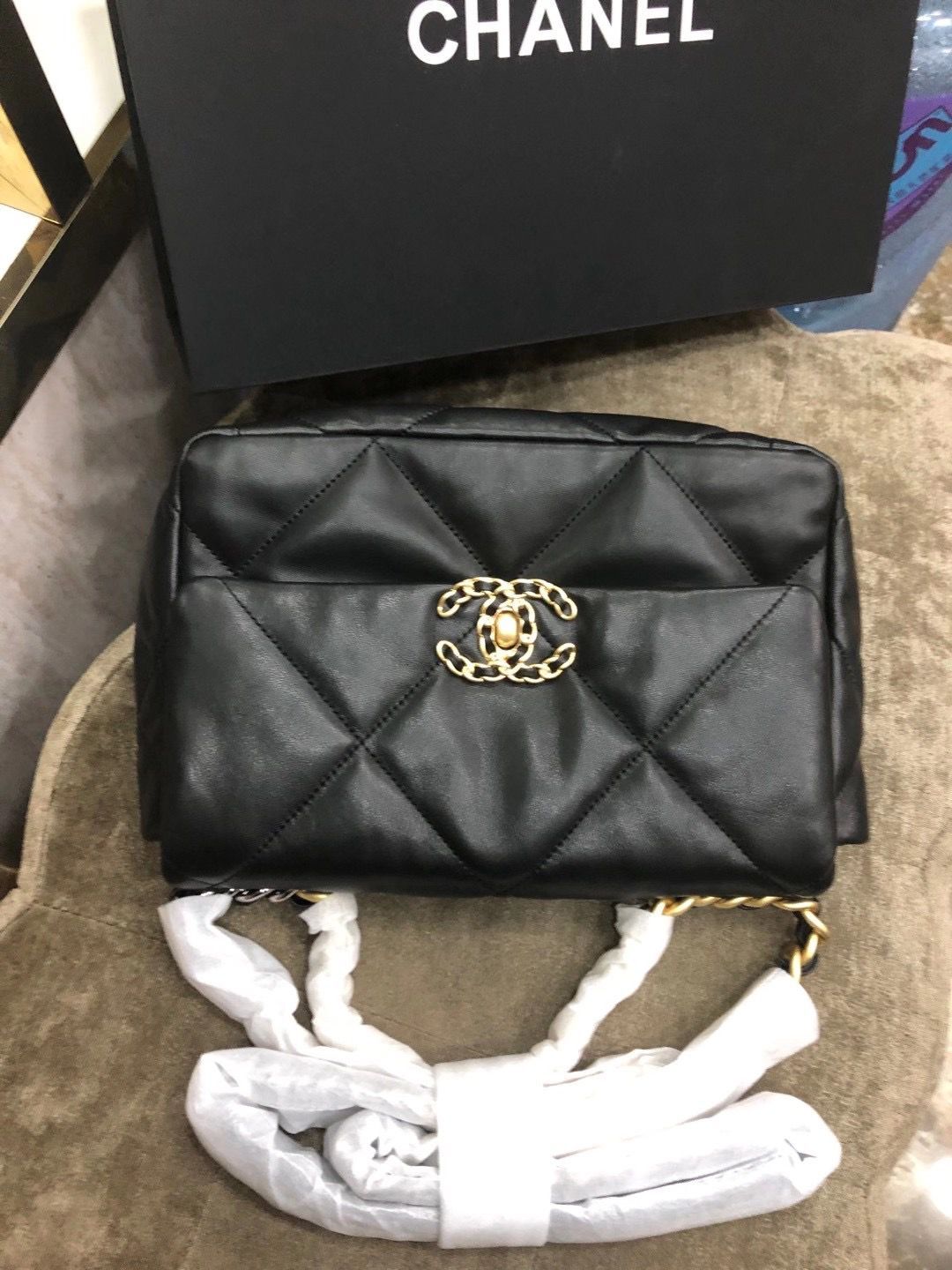 Chanel Origianl Leather 19 Flap Bag AS1160 Black