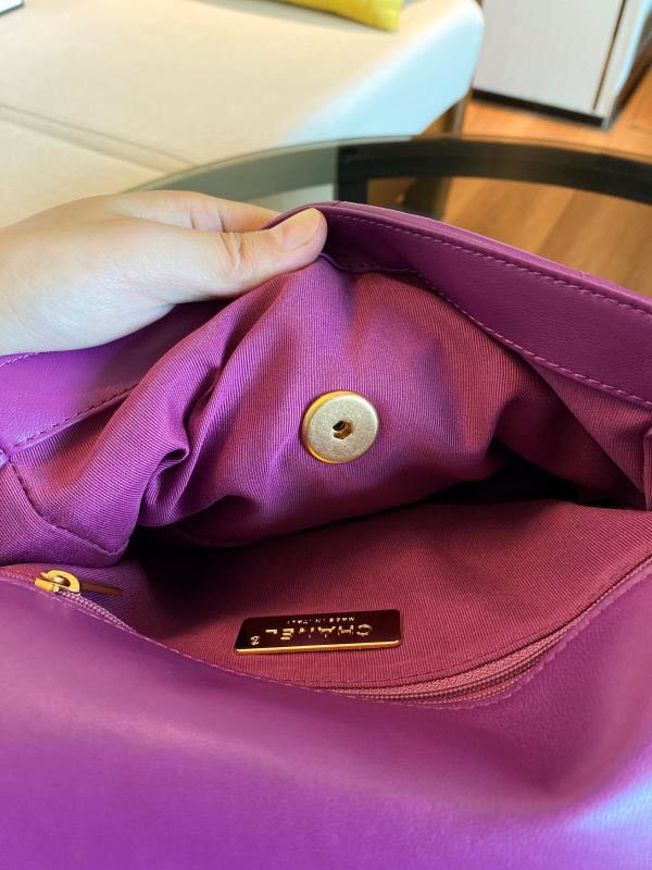 Chanel 19 flap bag AS1160 purple