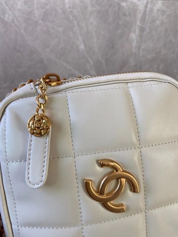 Chanel small diamond bag Grained Calfskin & Gold-Tone Metal AS2201 White