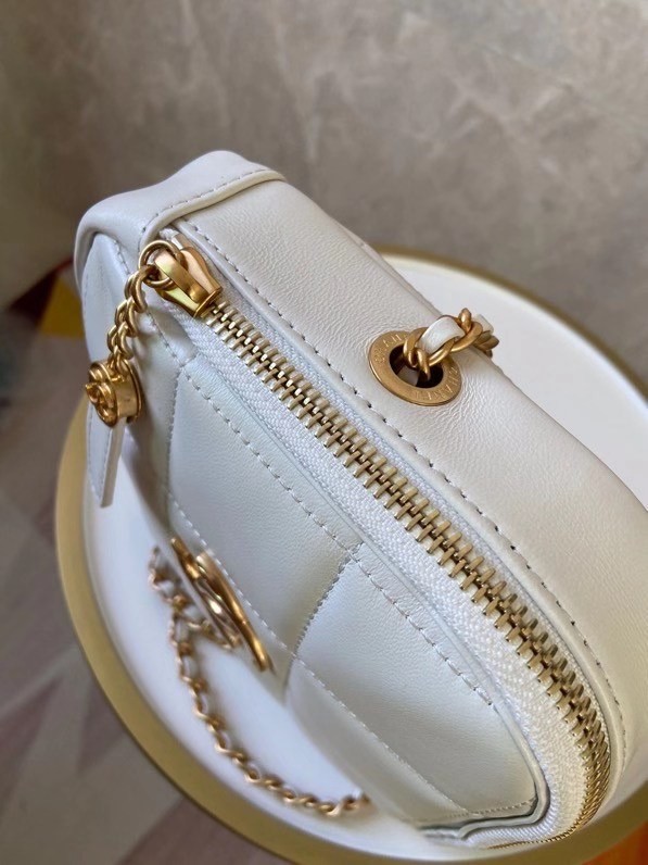 Chanel small diamond bag Grained Calfskin & Gold-Tone Metal AS2201 White