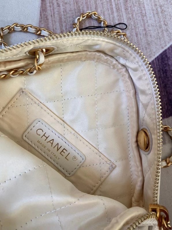 Chanel small diamond bag Grained Calfskin & Gold-Tone Metal AS2201 White