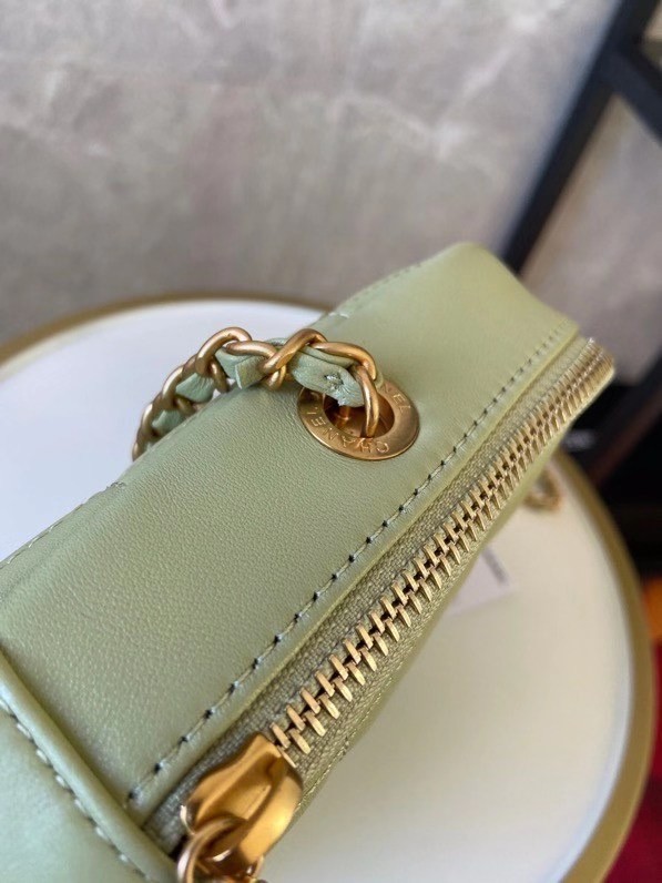 Chanel small diamond bag Grained Calfskin & Gold-Tone Metal AS2201 green