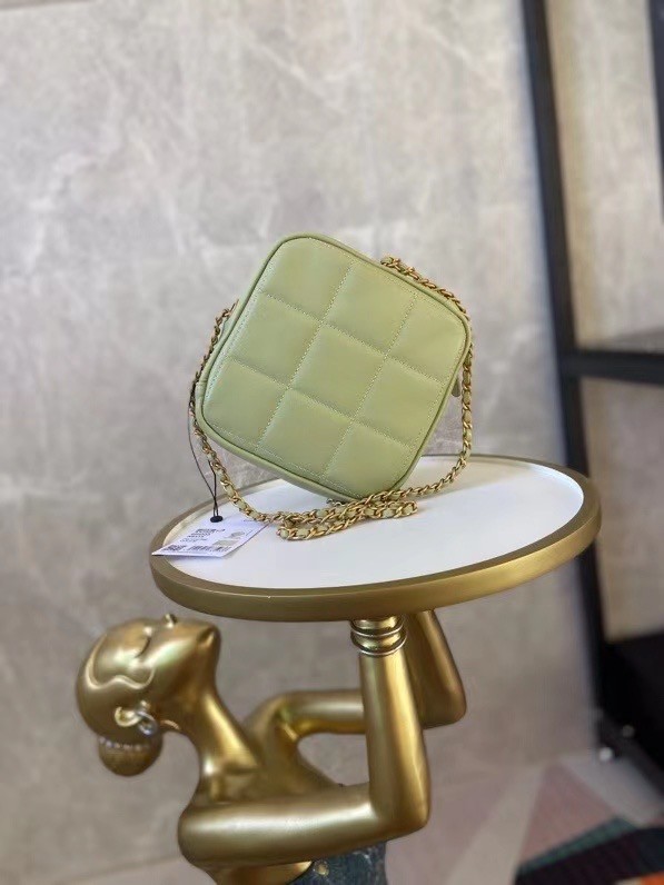 Chanel small diamond bag Grained Calfskin & Gold-Tone Metal AS2201 green